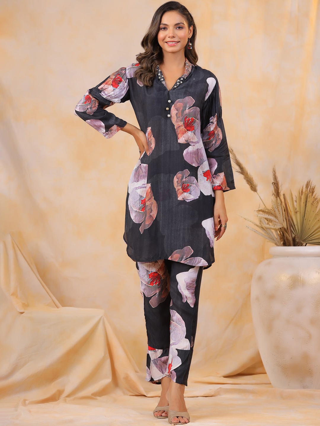 

JISORA Floral Printed Long Sleeves Pure Silk Co-Ord, Black
