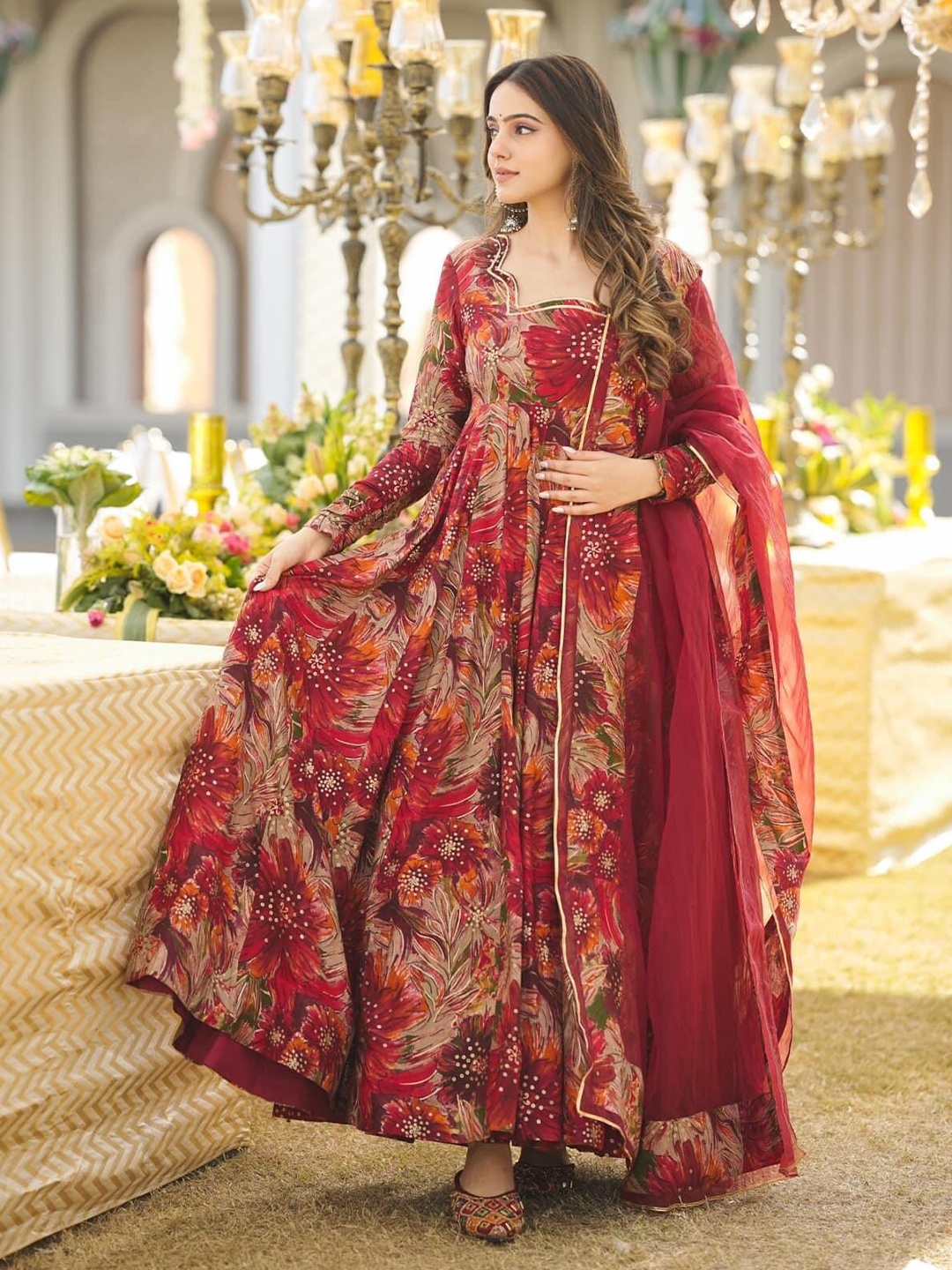 

Kandora Floral Printed Gown With Dupatta, Maroon