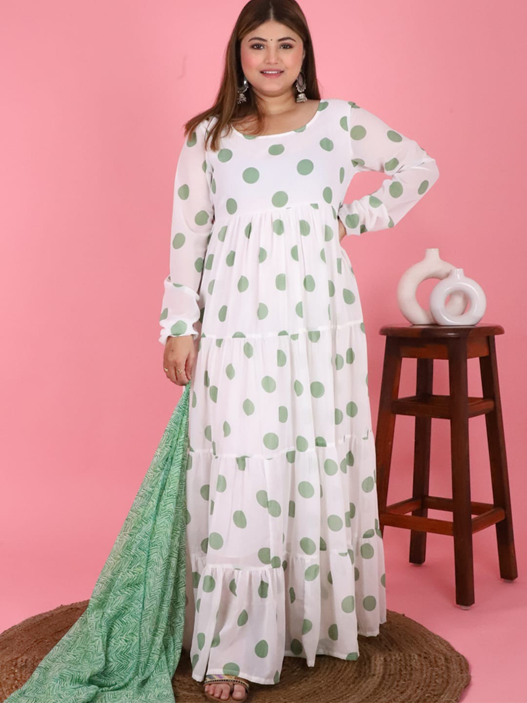

DEEBACO Women Floral Embellished Flared Sleeves Gotta Patti Georgette Anarkali Kurta, White