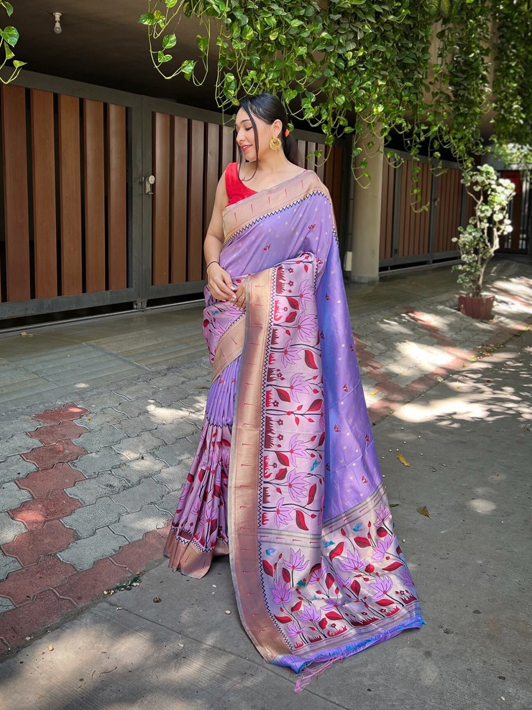 

LeeliPeeri Designer Ethnic Motifs Zari Pure Silk Banarasi Saree, Lavender