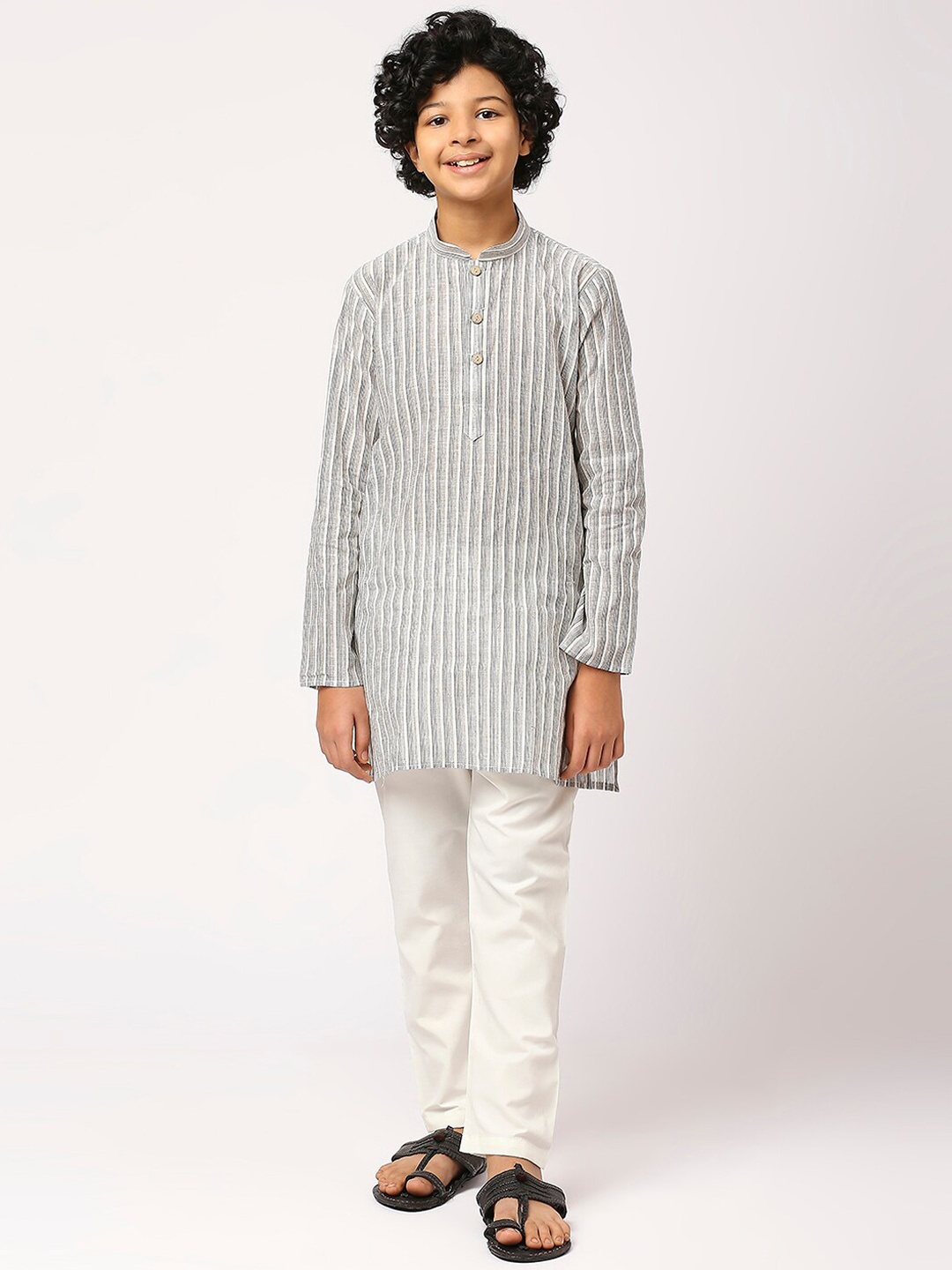 

RAJUBHAI HARGOVINDAS Boys Cotton Striped Grandeur & Majestic Artwork Kurta, Grey