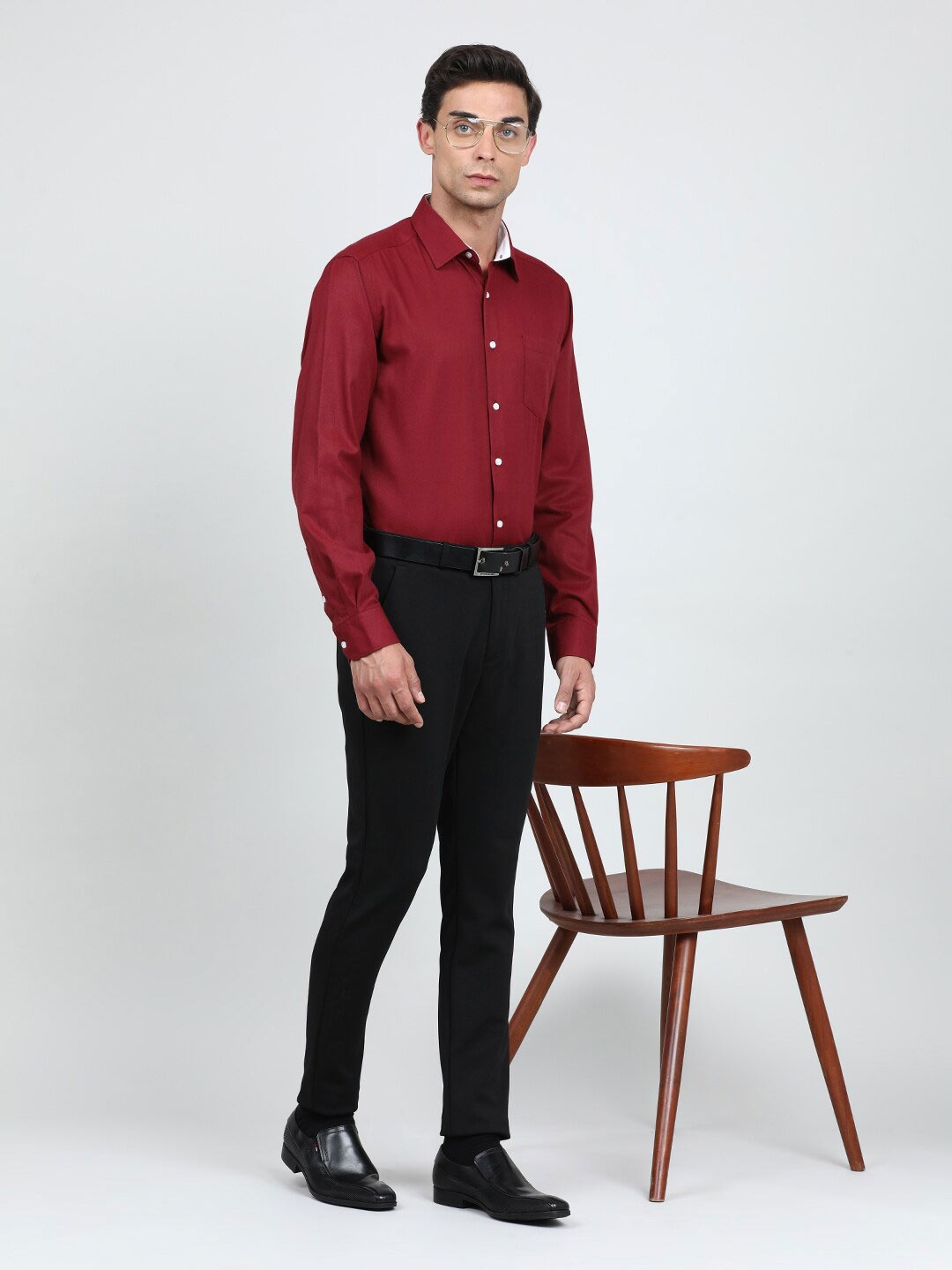 

IVOC Men Solid Spread Collar Formal Shirt, Maroon