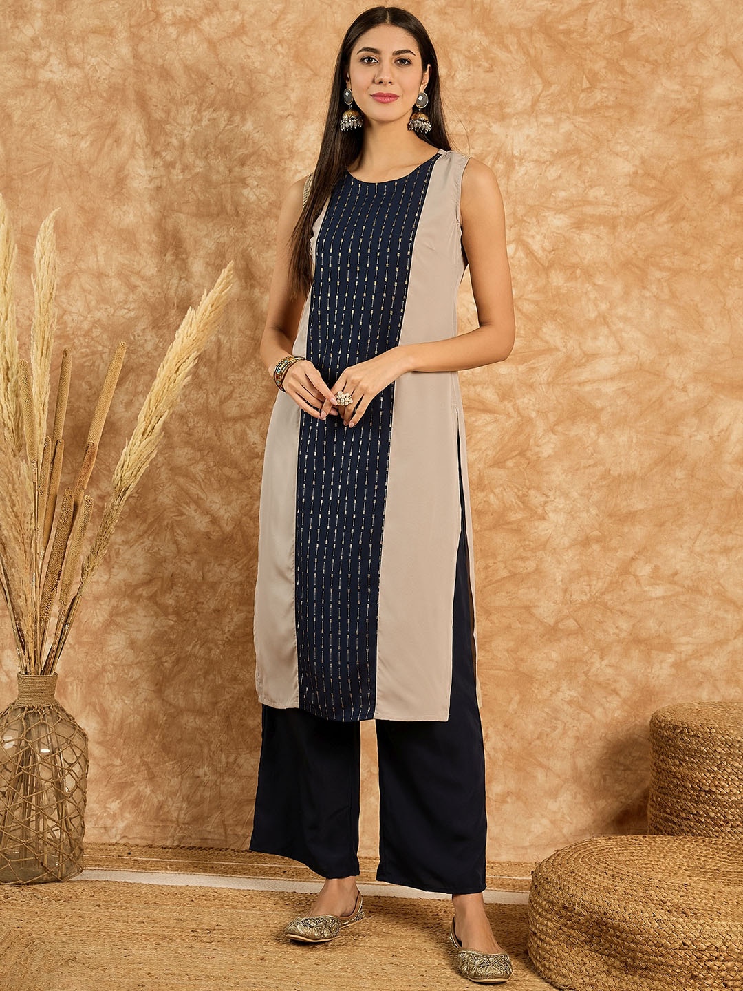 

ZIYAA Quirky Printed Panelled Kurta with Palazzos, Navy blue