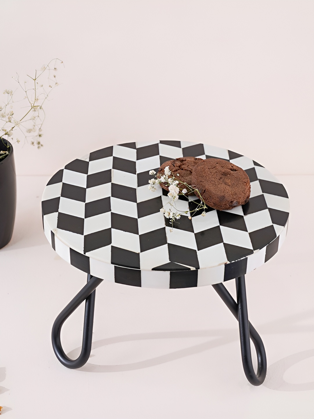 

CASA DECOR Black & White Retro Round Resin Cake Stand