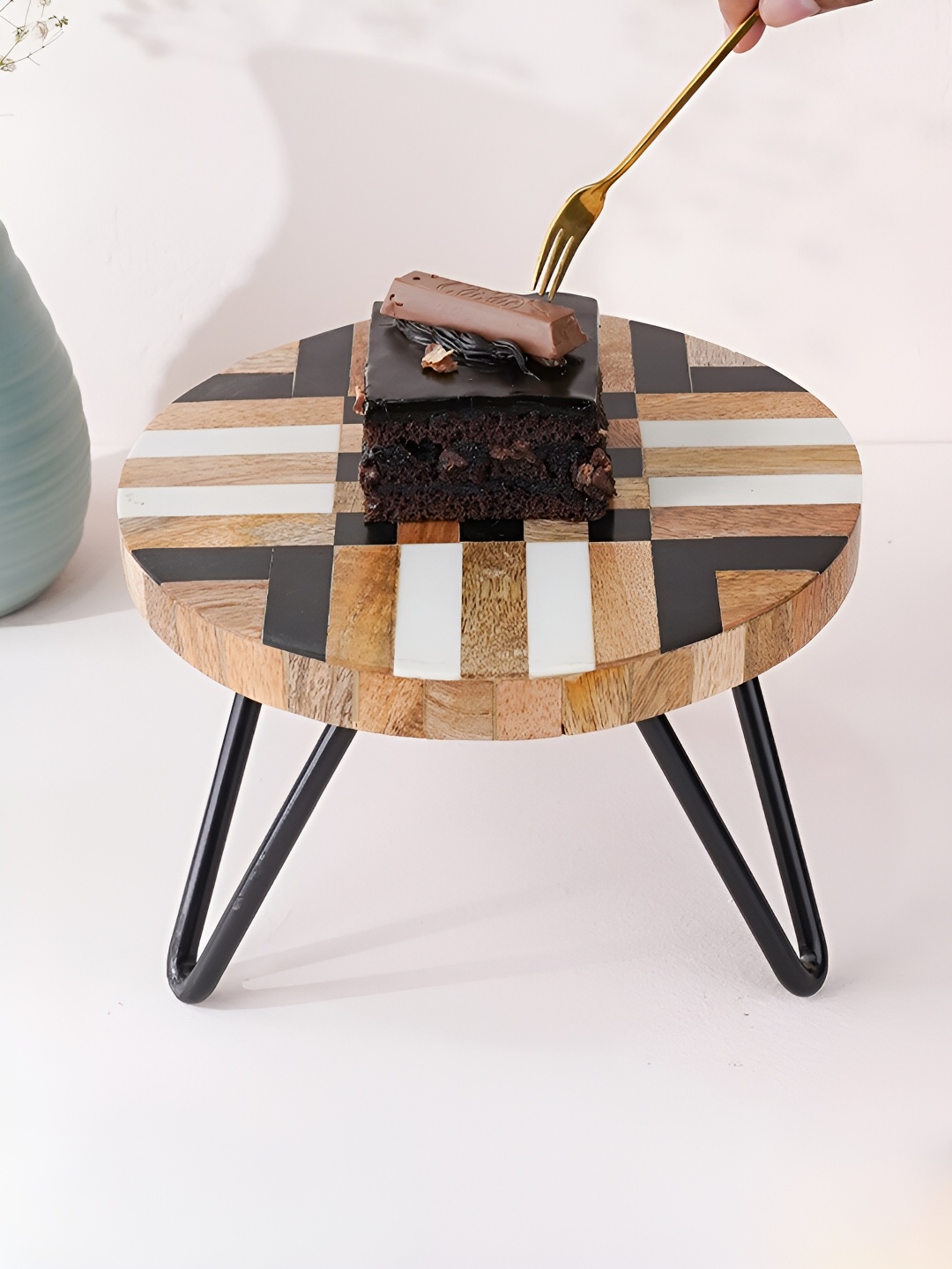 

CASA DECOR Brown & White Checked Easy to Clean Cake Stand