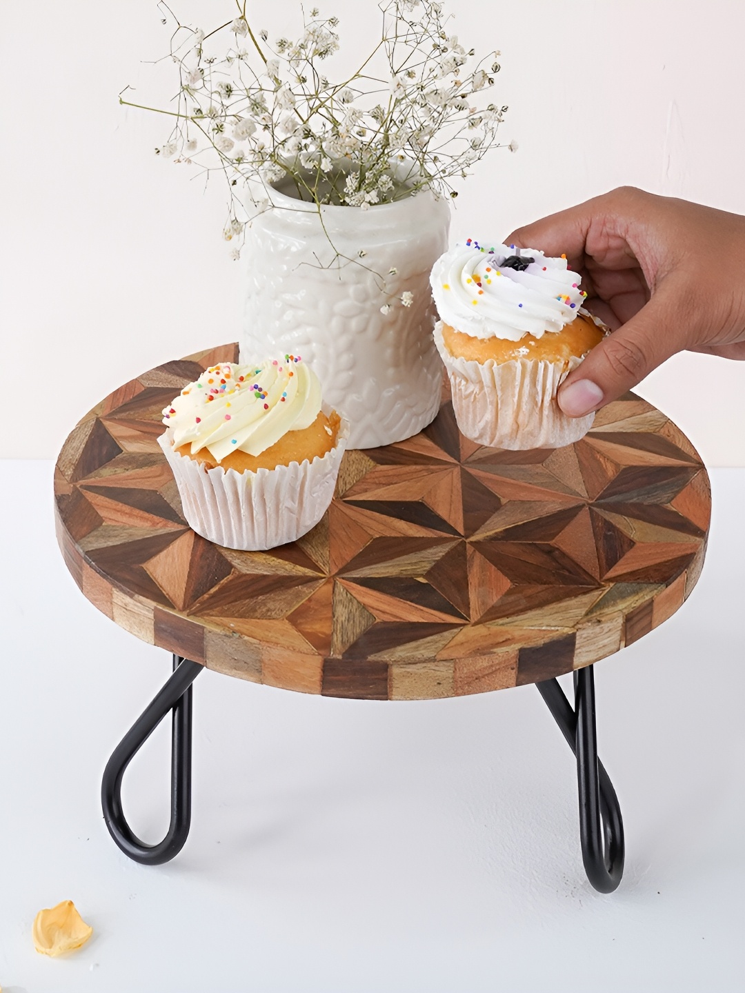 

CASA DECOR Beige & Black Geometrical Printed Wooded Cake Stand