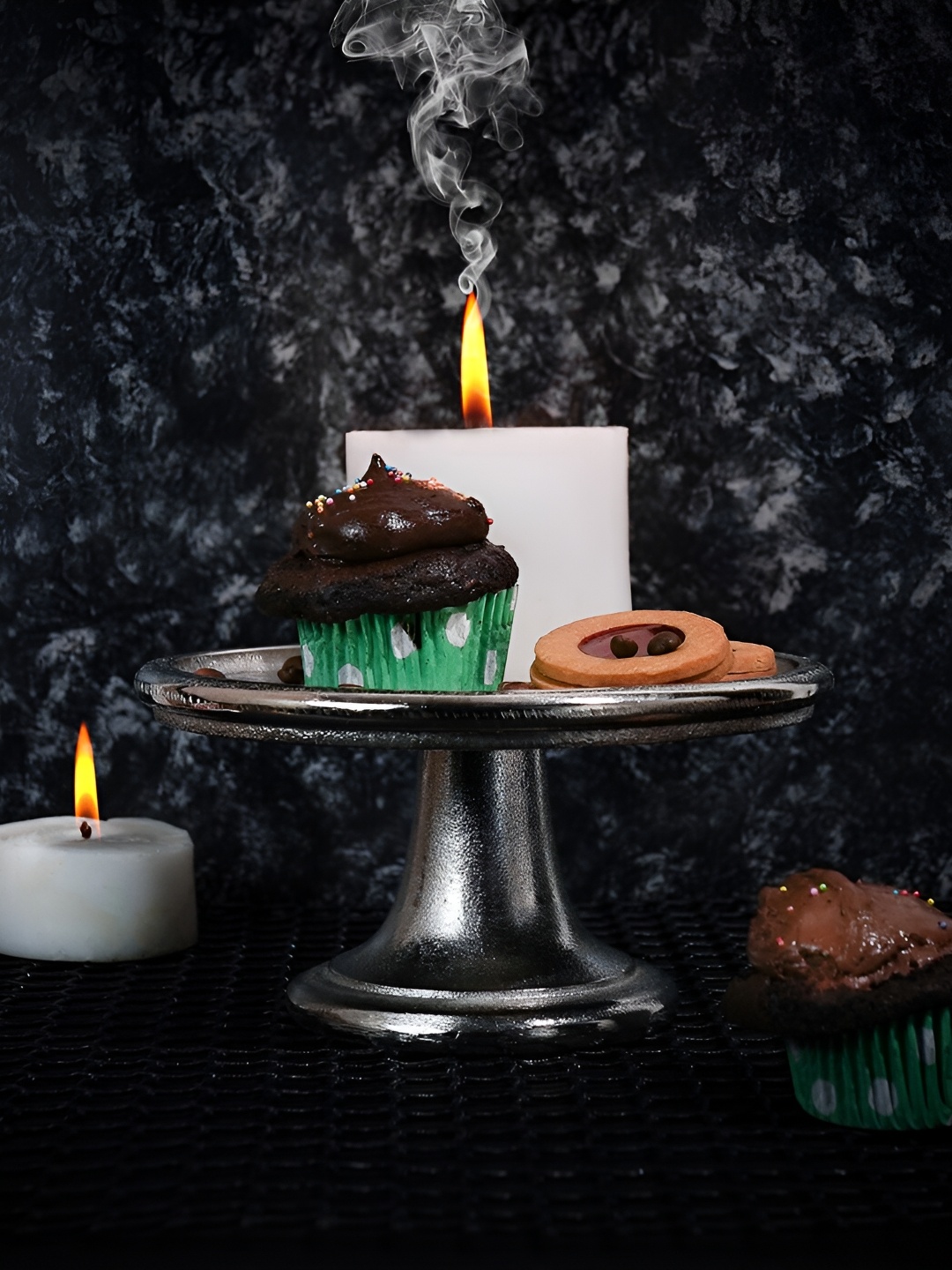 

CASA DECOR Sterling Silver-Toned Cast Iron Cake Stand