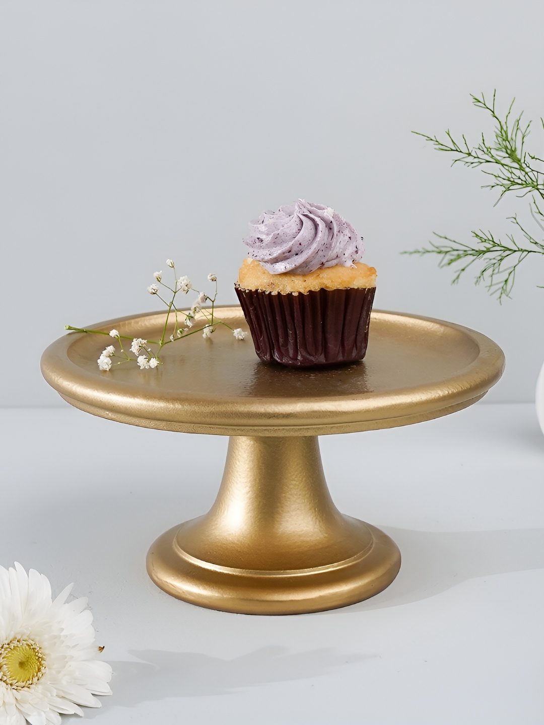 

CASA DECOR Gold-Toned Cast Iron Easy to Clean Cake Stand