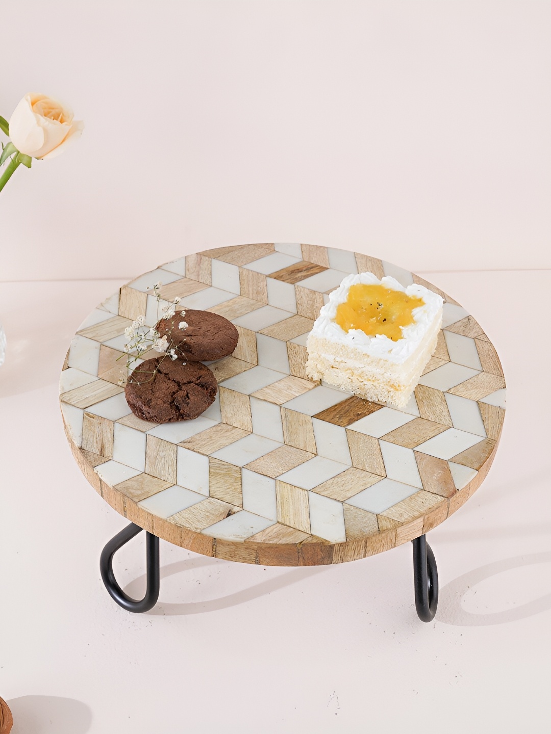 

CASA DECOR Beige & White Easy to Clean Cake Stand