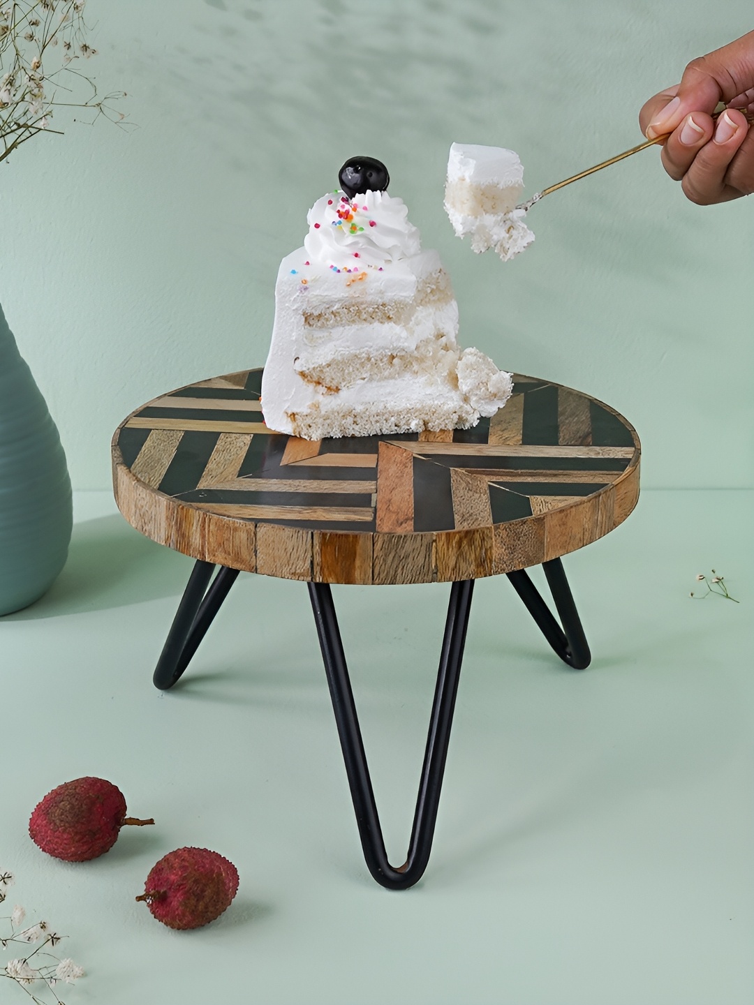 

CASA DECOR Black & Brown Easy to Clean Modern Abstract Wooden Cake Stand