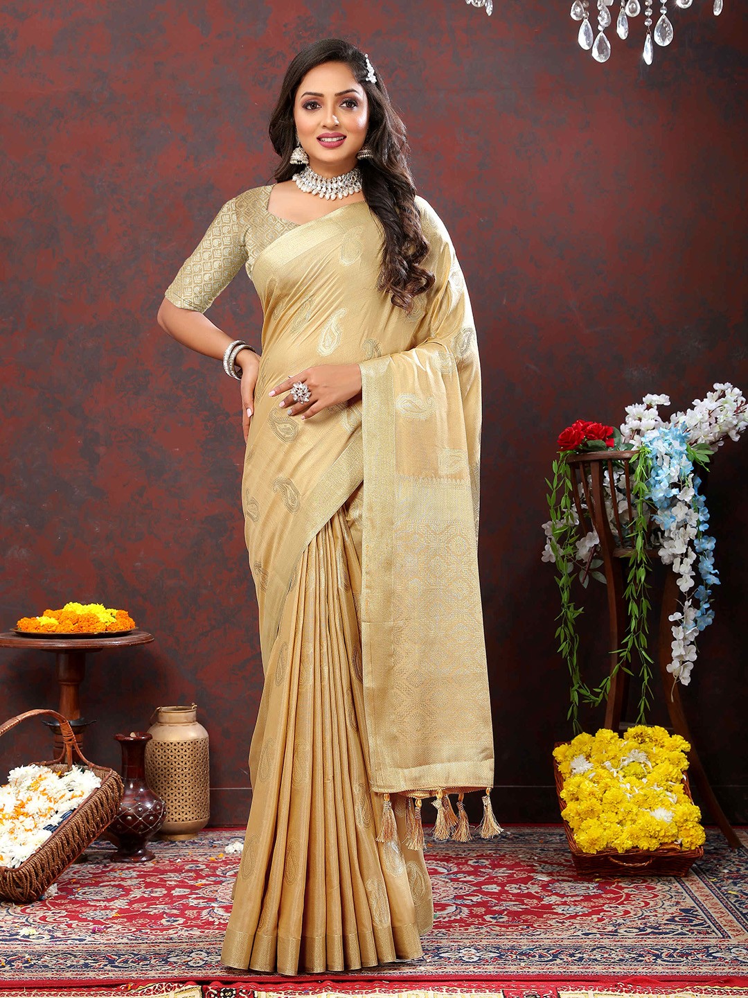 

PHEASANT Ethnic Motifs Woven Design Zari Banarasi Saree, Cream