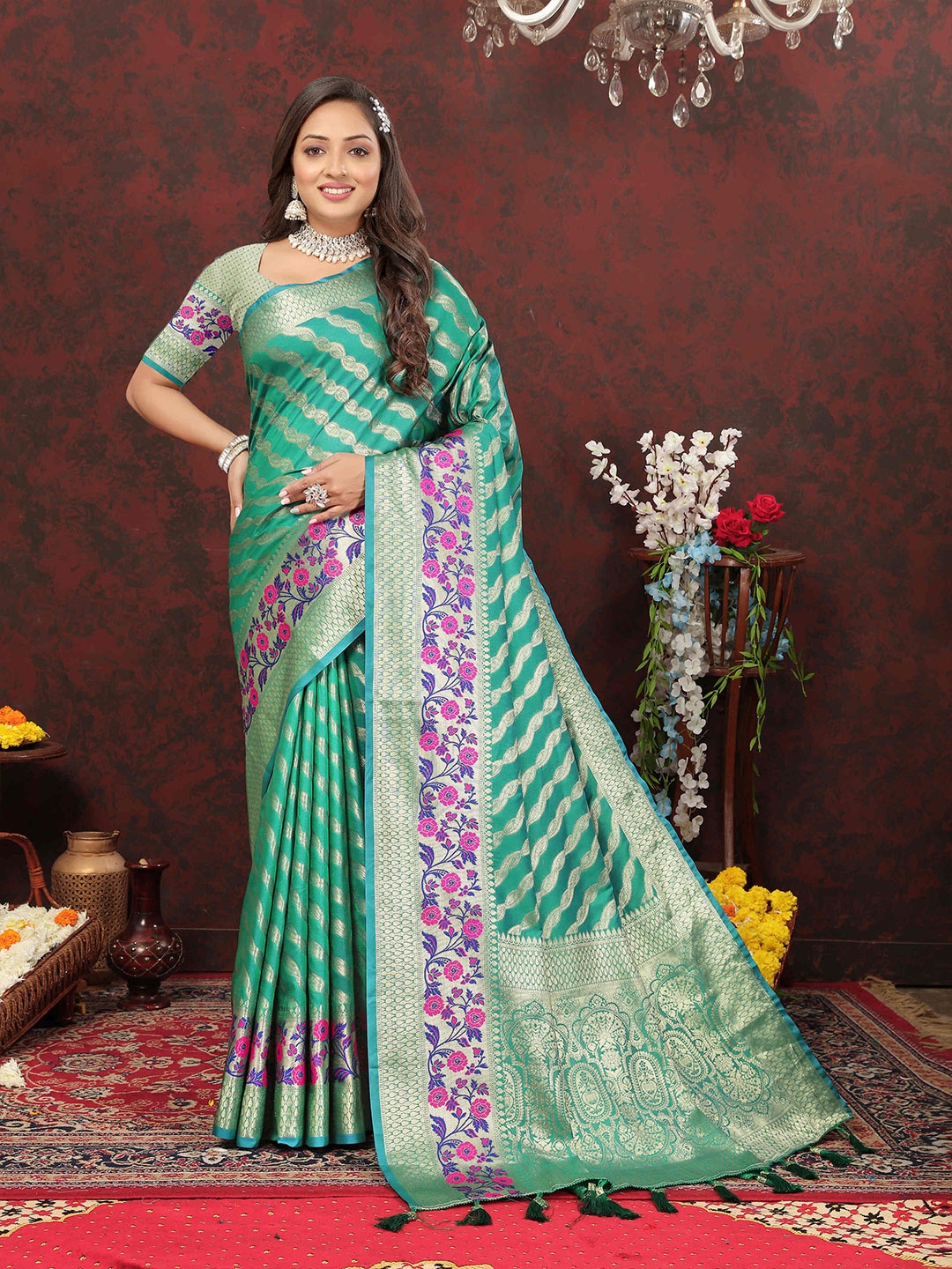 

PHEASANT Woven Design Zari Leheriya Saree, Green