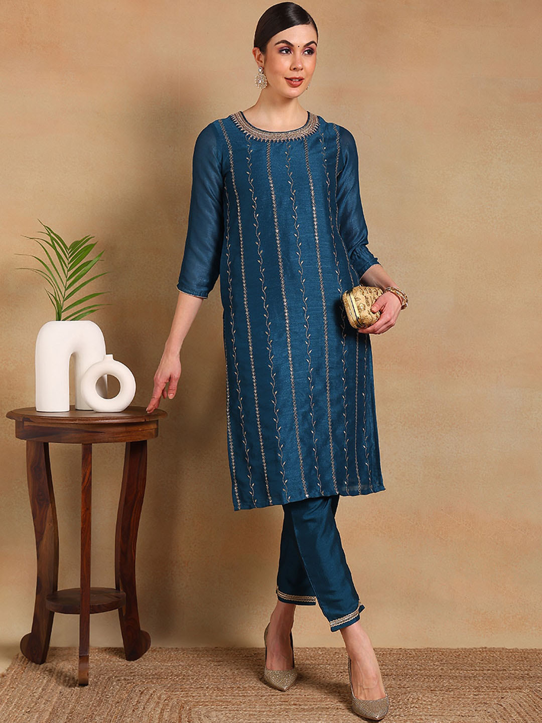 

AHIKA Navy Blue Striped Embroidered Round Neck Thread Work Straight Kurta