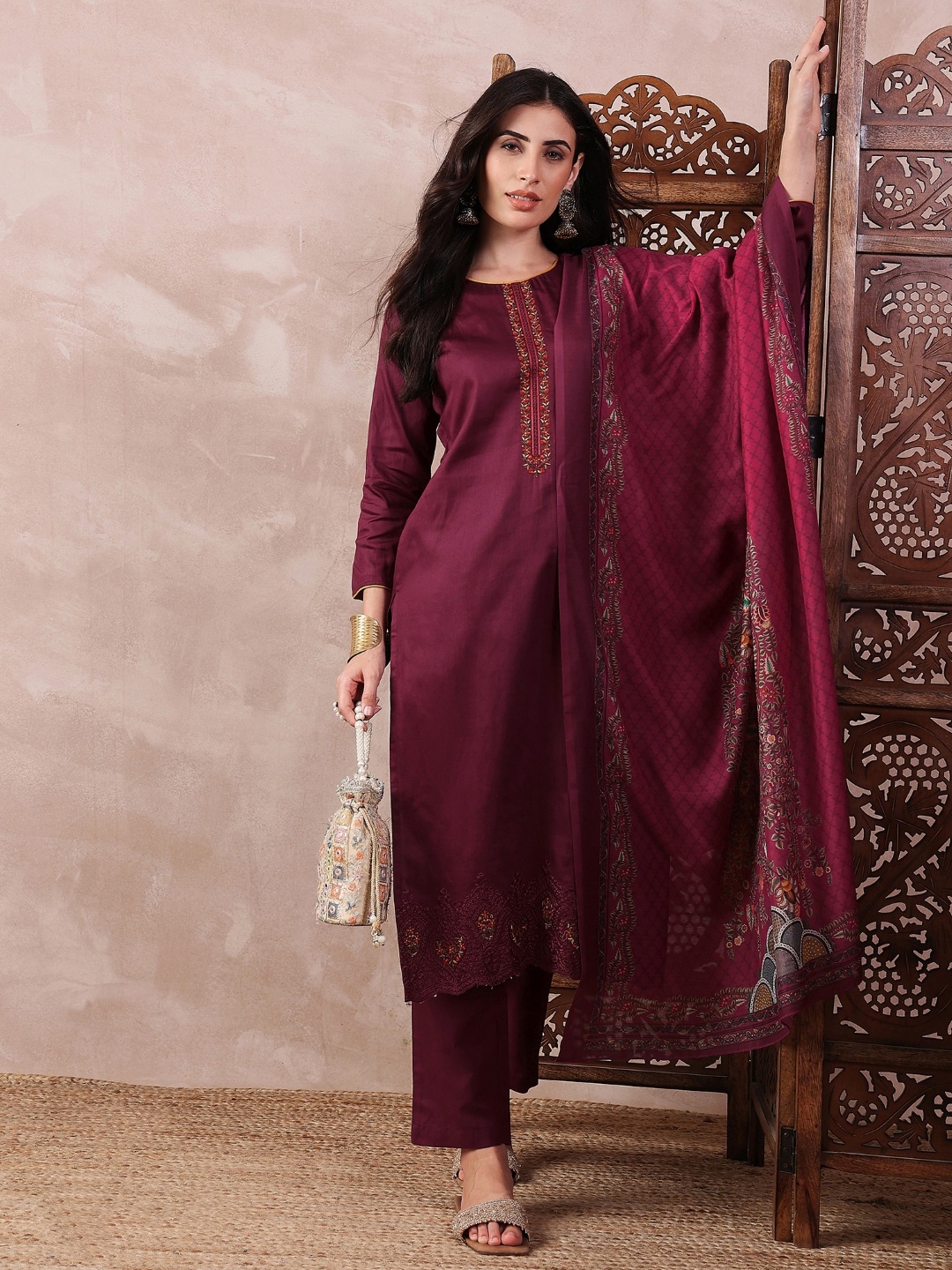 

AHIKA Maroon Floral Printed Regular Thread Work Kurta With Trousers & Dupatta