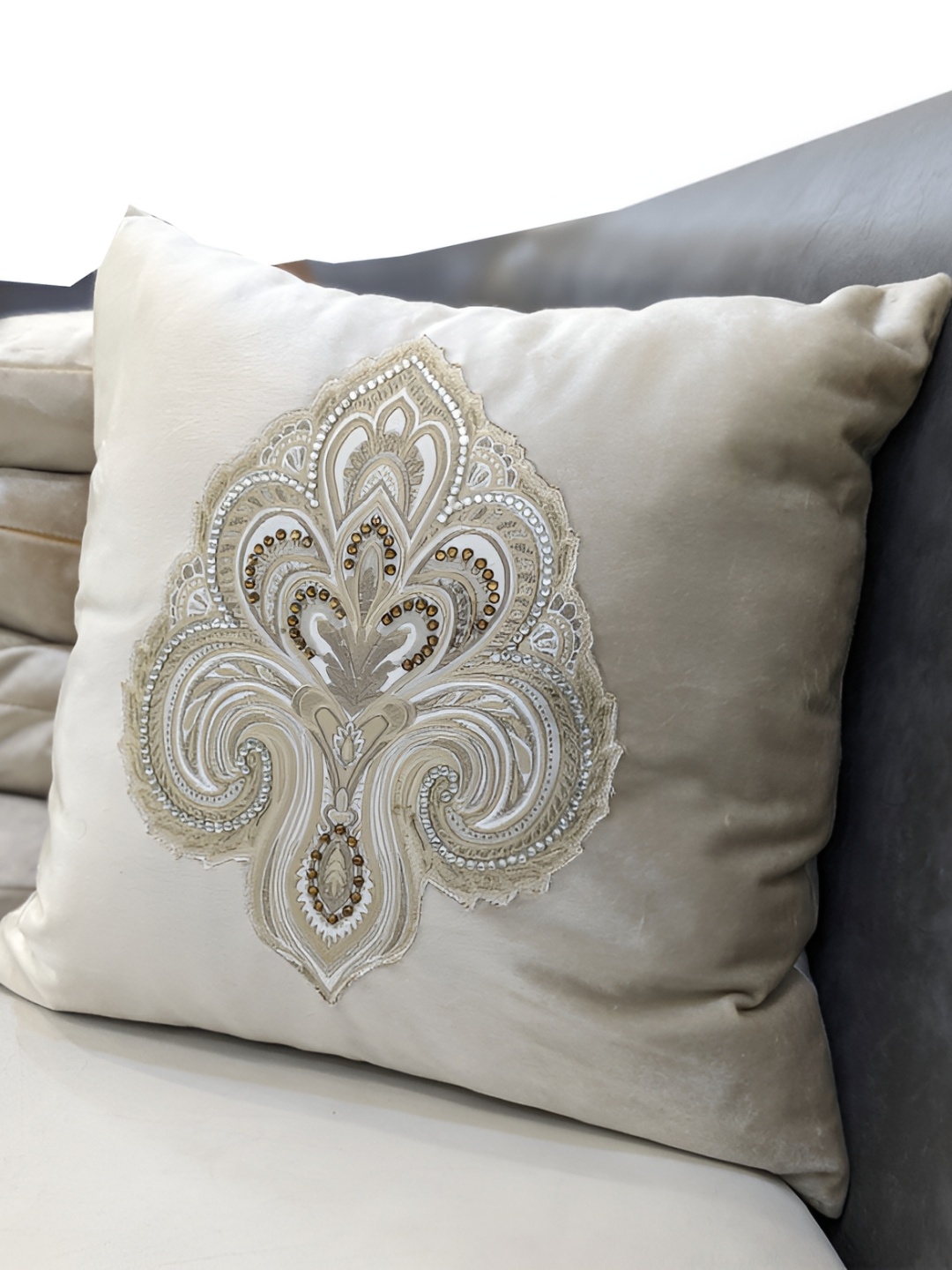 

Good Vibes Silver-Toned & Gold-Toned Set of 5 Ethnic Motifs Velvet Square Cushion Covers