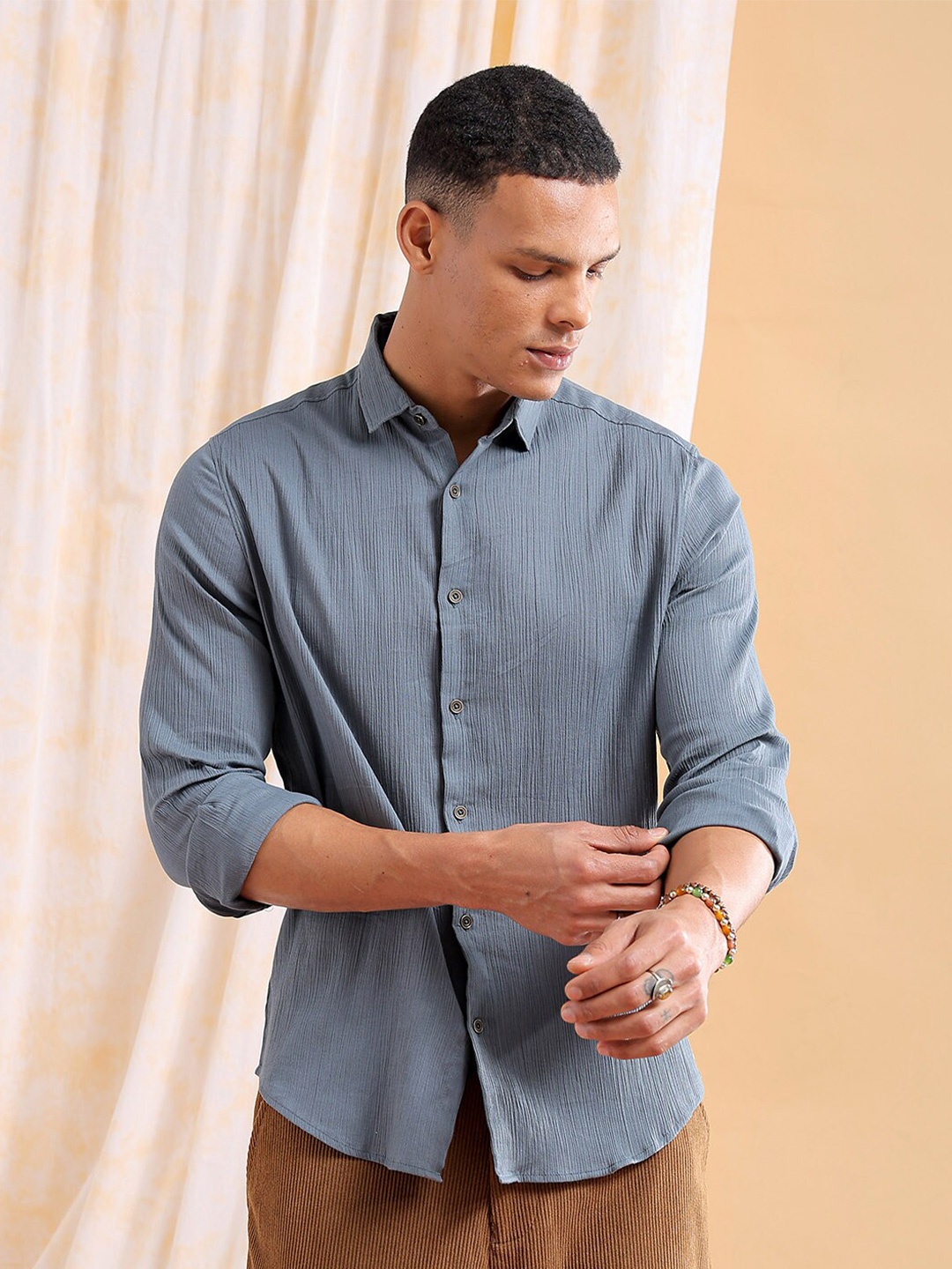 

The Indian Garage Co Men Slim Fit Textured Resortwear Shirt, Grey