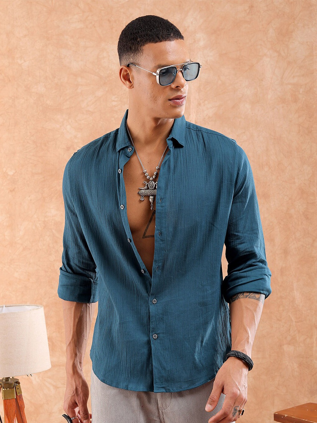 

The Indian Garage Co Slim Fit Self Design Pure Cotton Casual Shirt, Teal