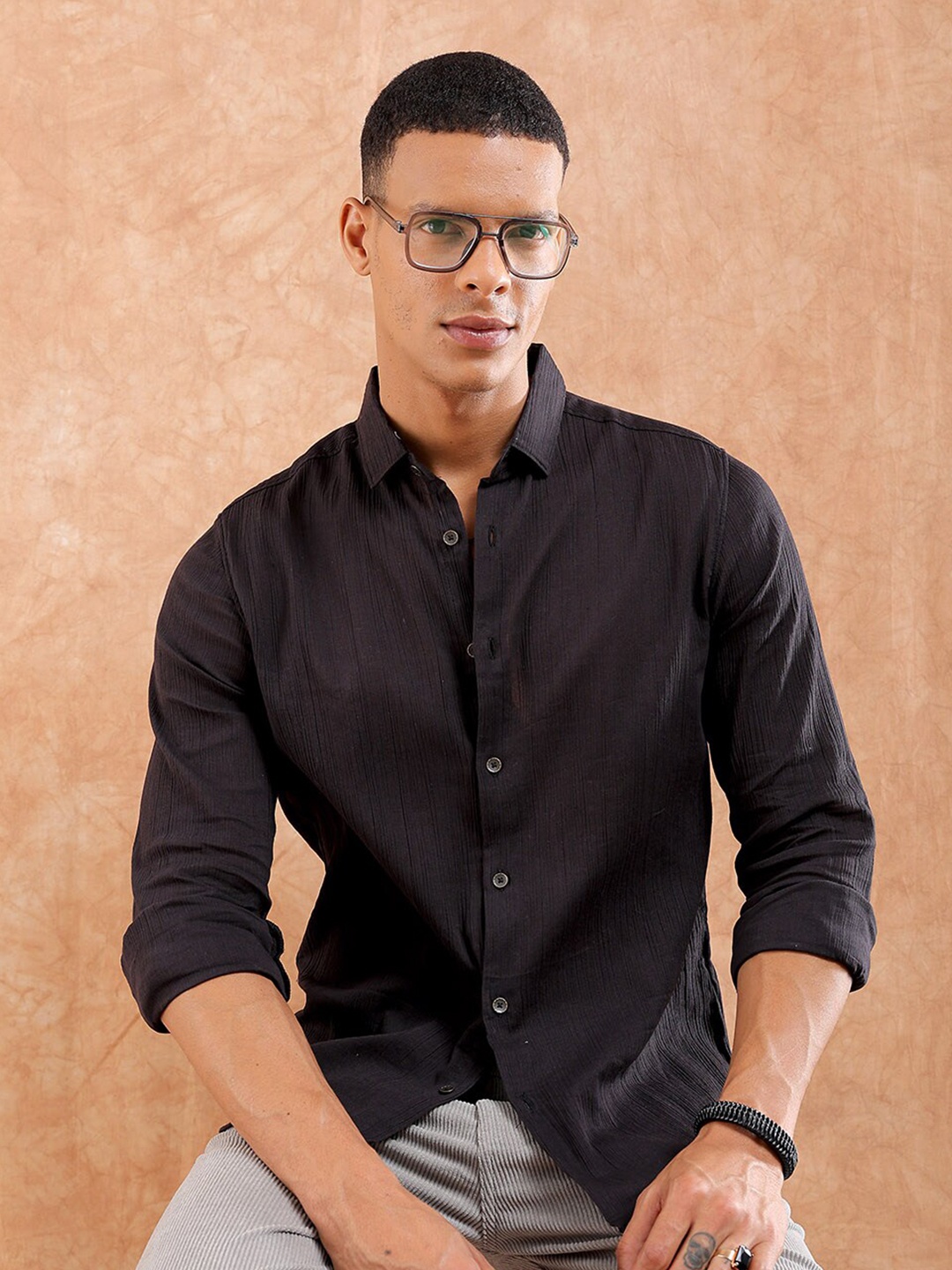 

The Indian Garage Co Men Slim Fit Textured Resortwear Shirt, Black
