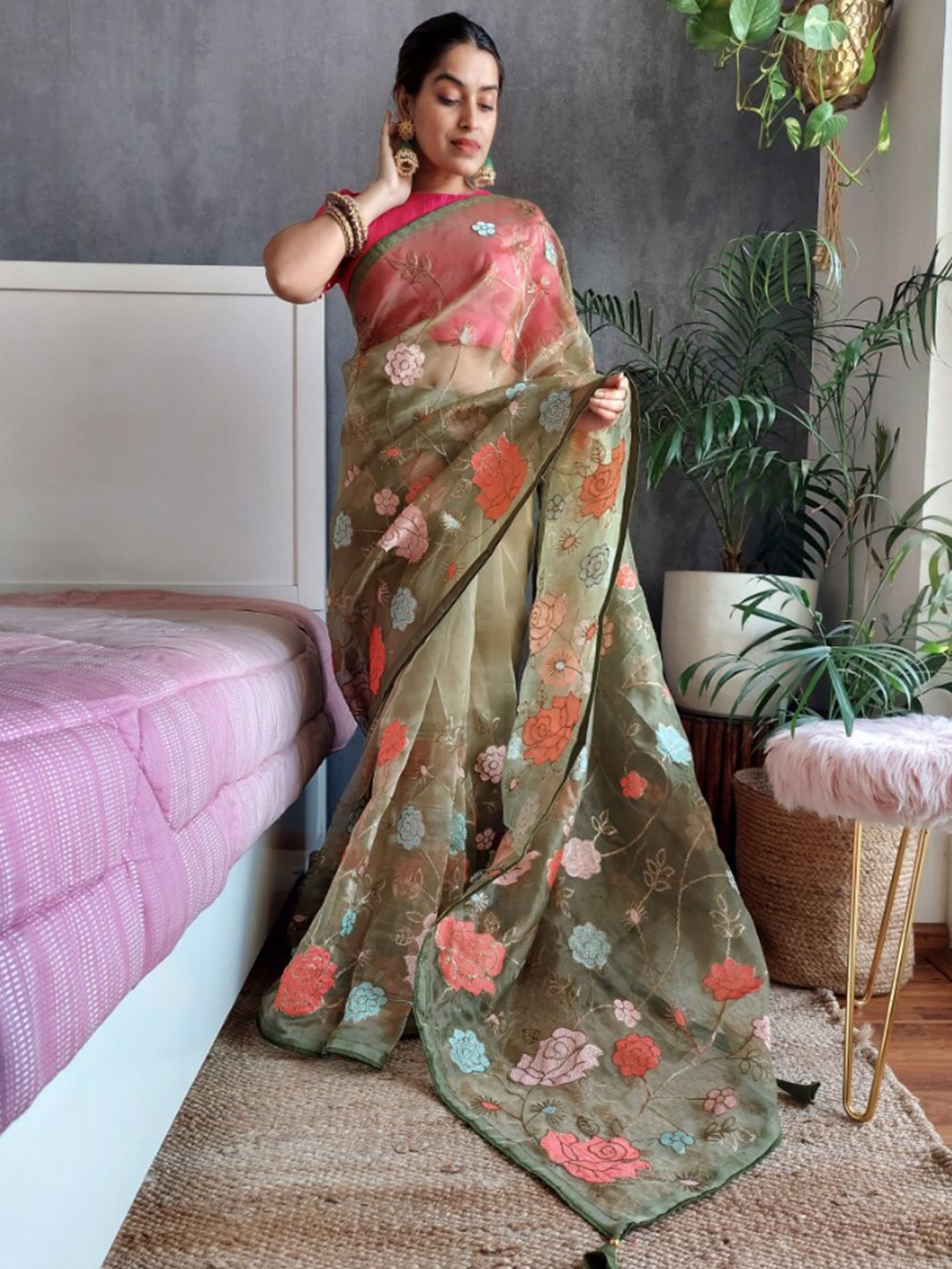 

K 5 Fashion Floral Embellished Embroidered Satin Saree, Green