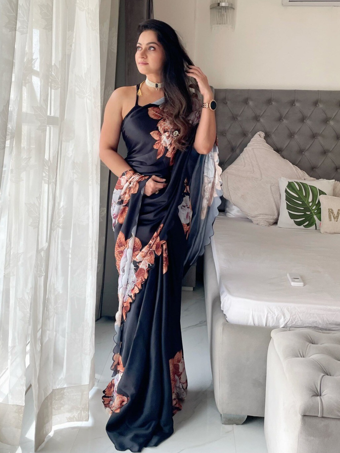 

K 5 Fashion Floral Printed Saree, Navy blue