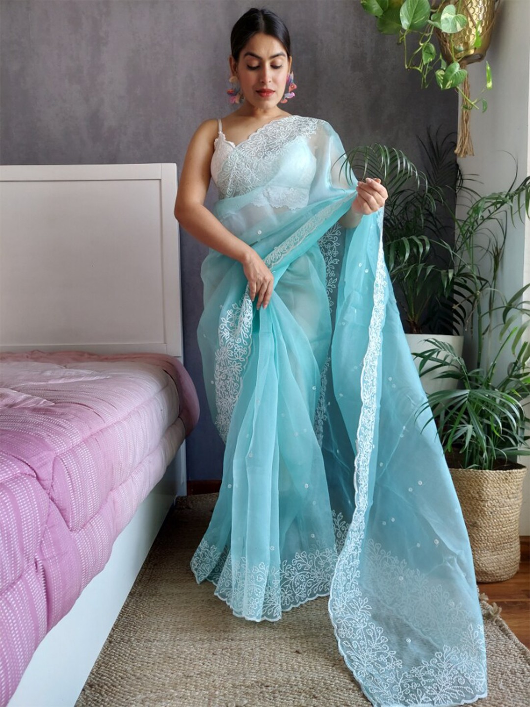

K 5 Fashion Embellished Sequinned Saree, Blue