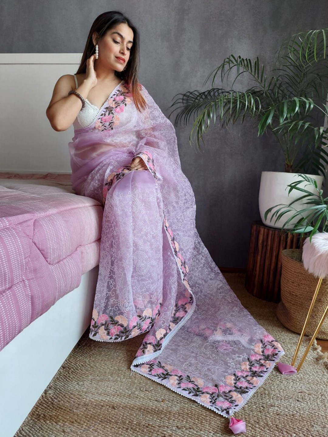 

K 5 Fashion Floral Embroidered Organza Heavy Work Saree, Lavender