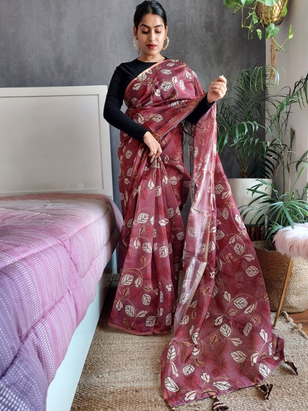 

K 5 Fashion Floral Printed Organza Saree, Maroon