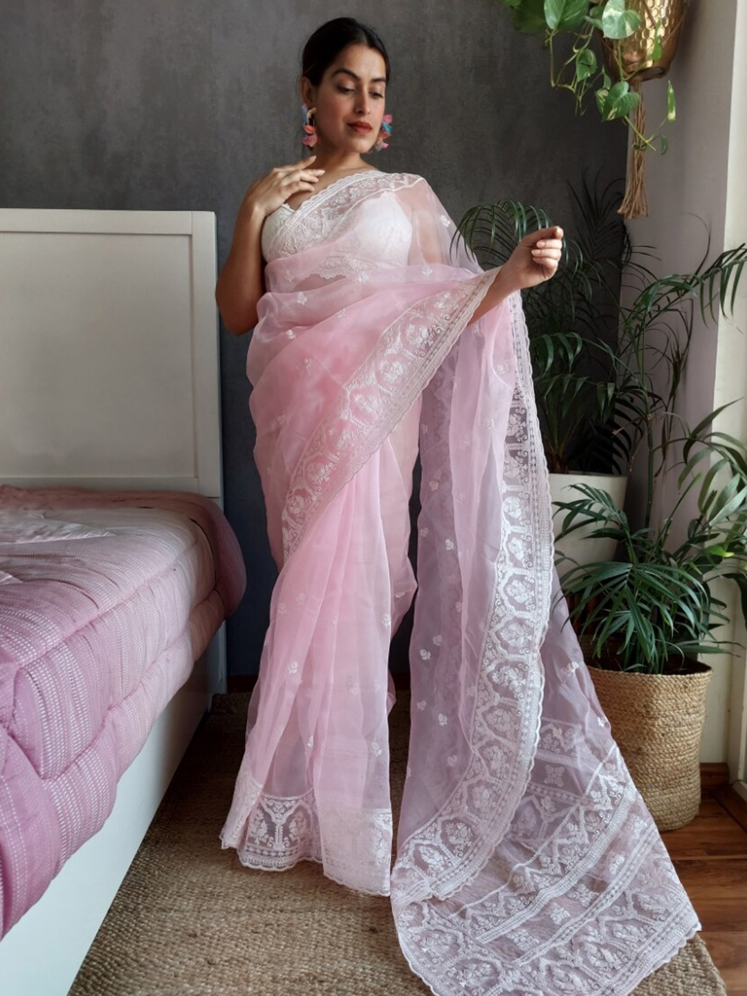 

K 5 Fashion Floral Embroidered Organza Saree, Pink