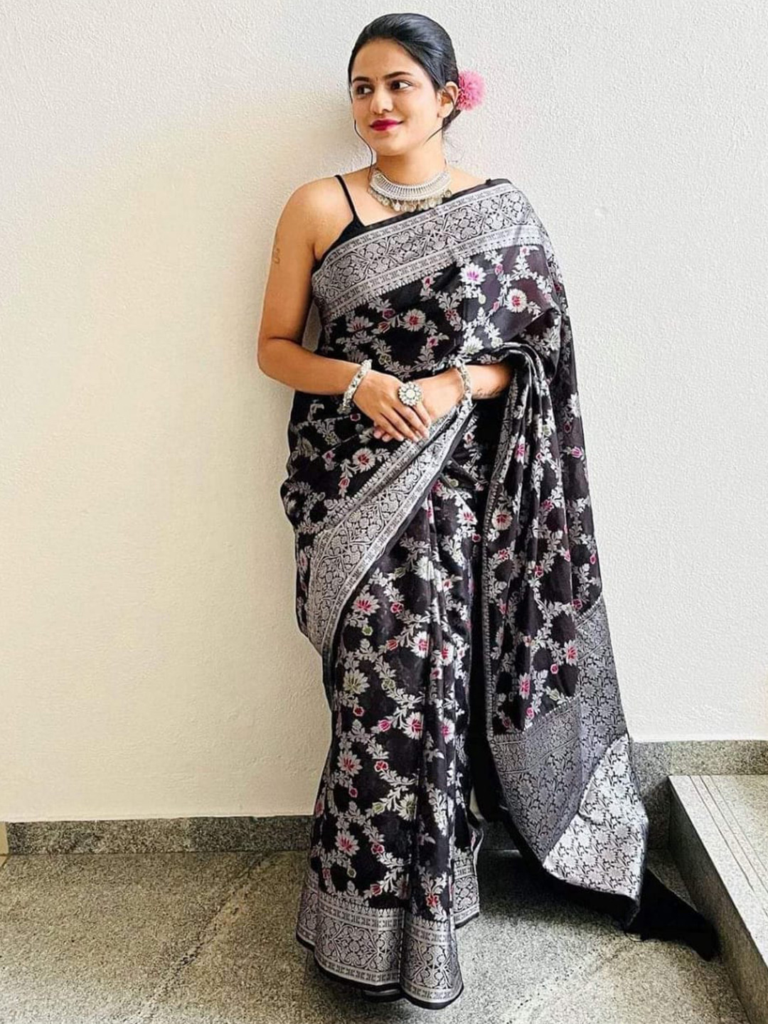 

nirja Fab Woven Design Zari Silk Designer Banarasi Saree, Black