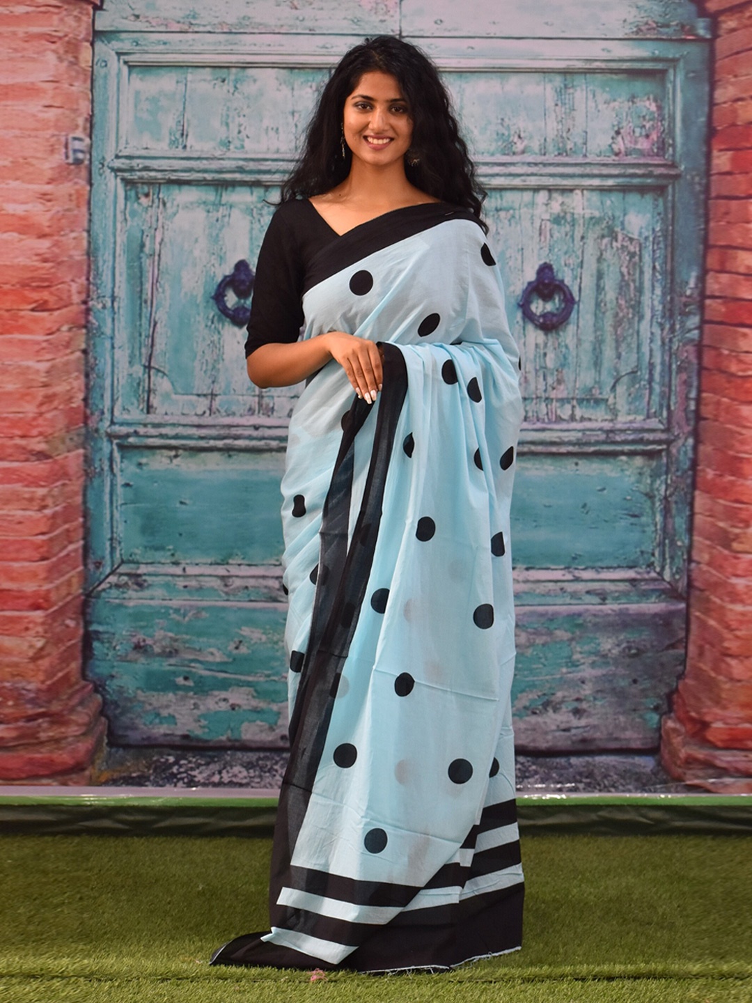 

clothonus Pure Cotton Block Print Ikat Saree, Blue