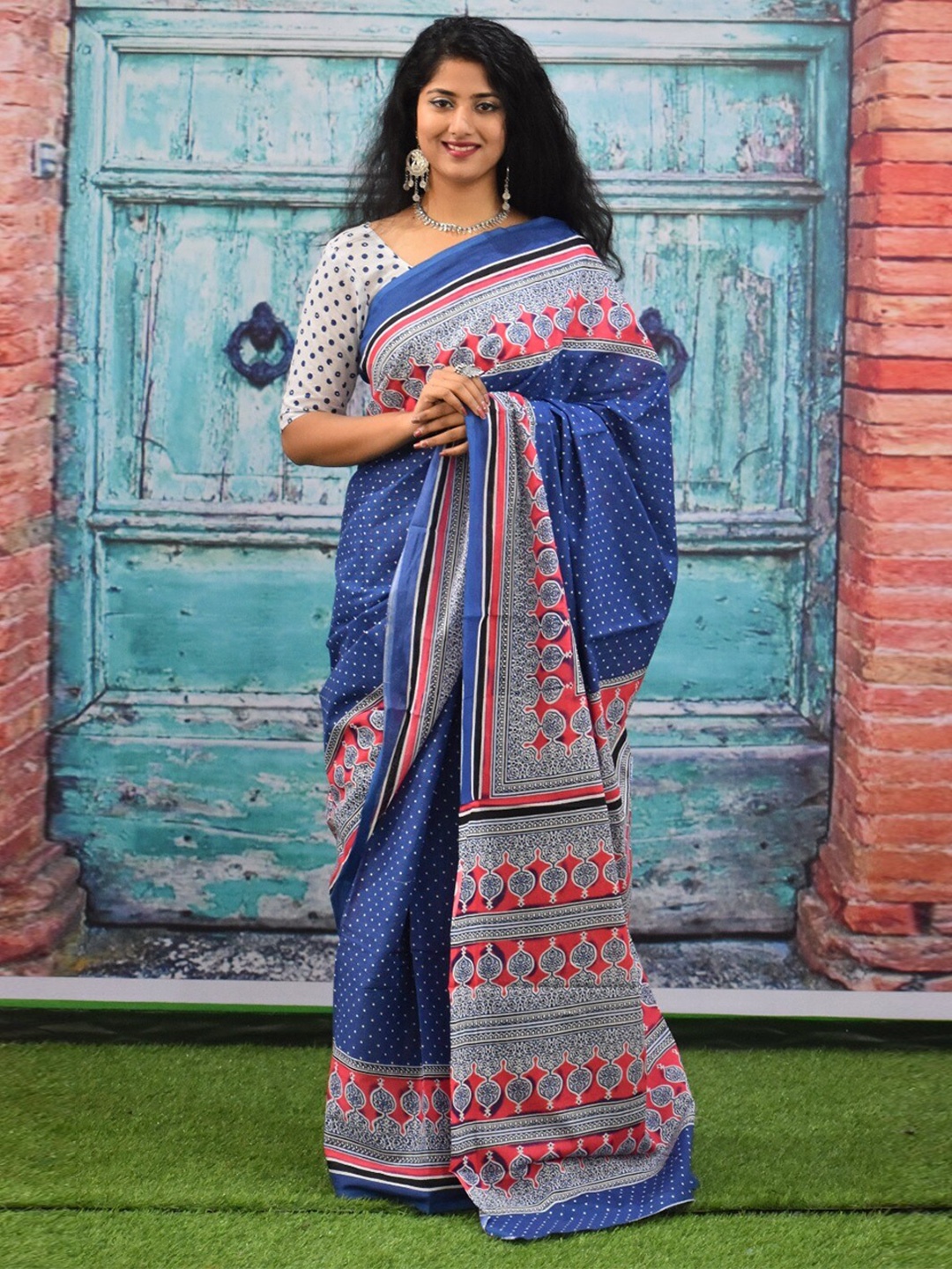 

clothonus Ethnic Motifs Block Print Pure Cotton Saree, Blue