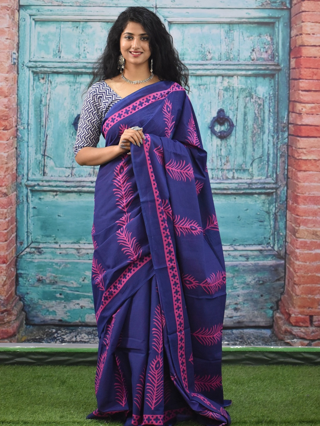 

clothonus Ethnic Motifs Block Print Pure Cotton Saree, Blue
