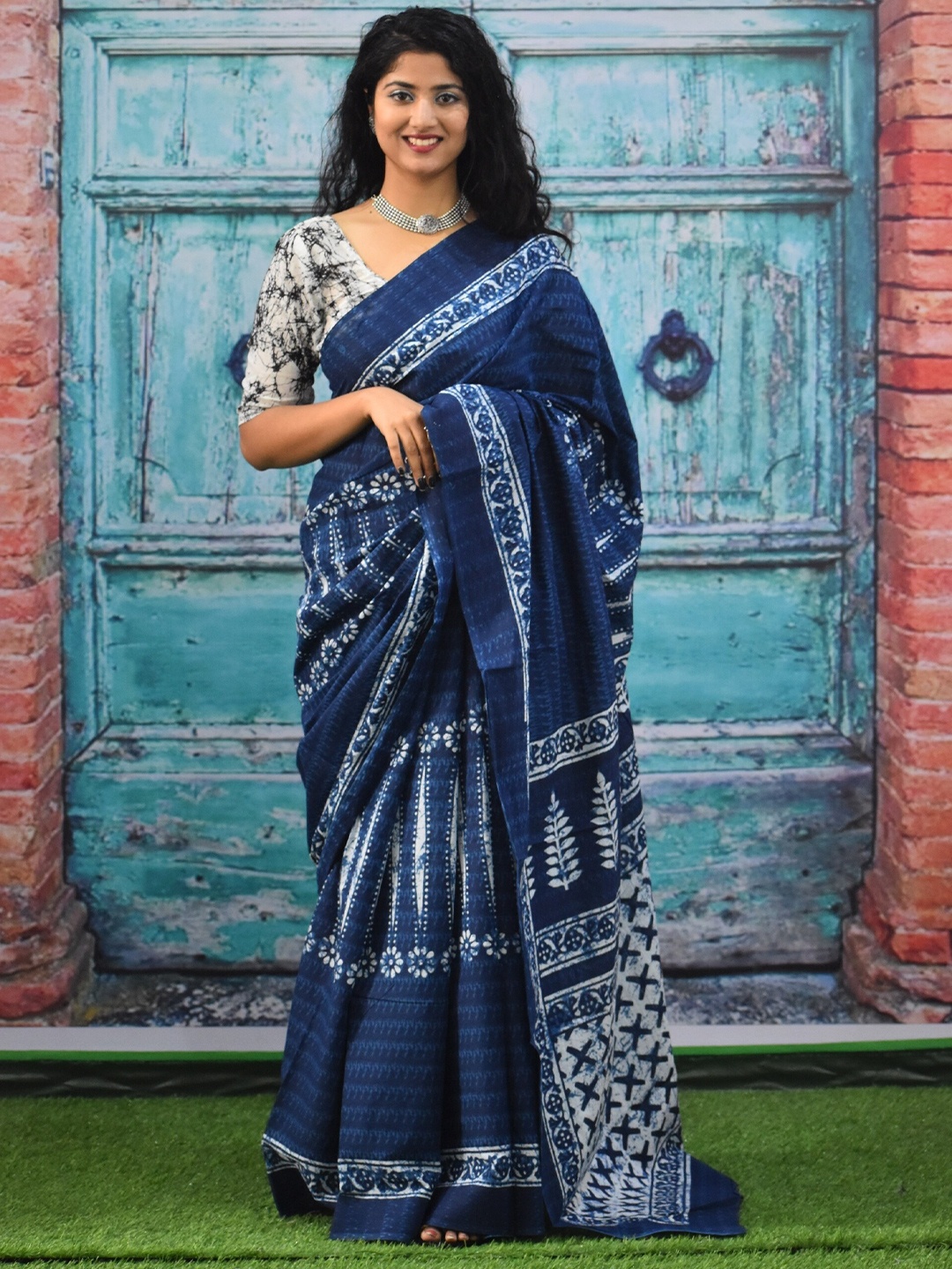

clothonus Ethnic Motifs Pure Cotton Block Print Saree, Blue