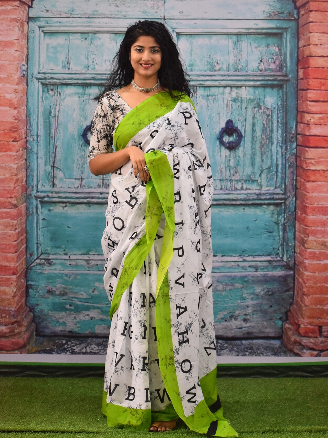 

clothonus Abstract Pure Cotton Block Print Saree, Green