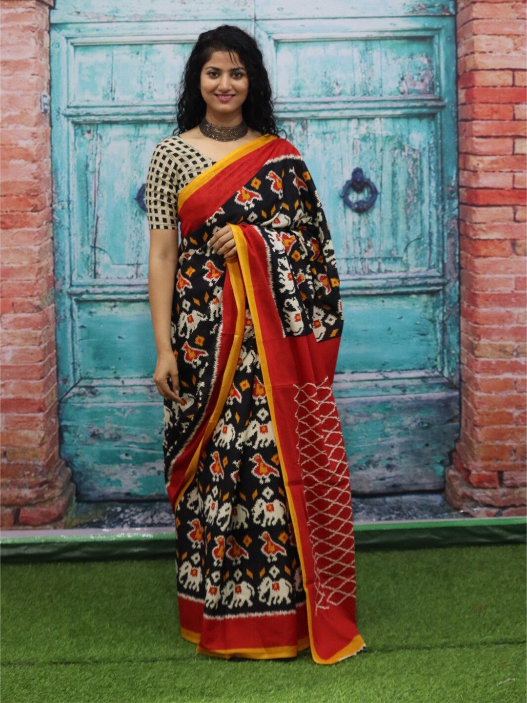 

clothonus Ethnic Motifs Pure Cotton Block Print Saree, Black
