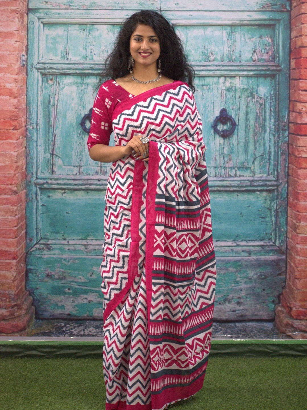 

Clothonus Leheriya Pure Cotton Block Print Saree, White