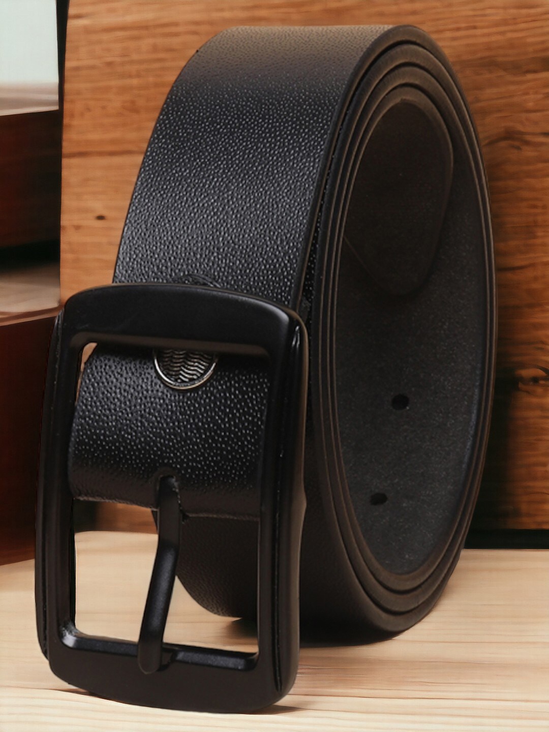 

INVICTUS Men Textured Leather Formal Belt, Black