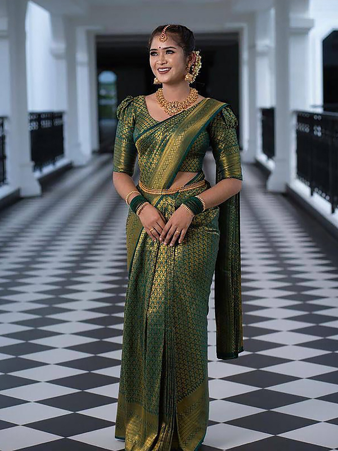 

KALINI Ethnic Motifs Woven Design Zari Banarasi Saree, Green