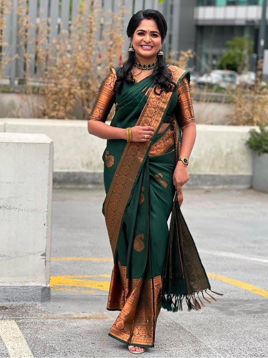 

KALINI Ethnic Motifs Woven Design Chikankari Banarasi Saree, Green