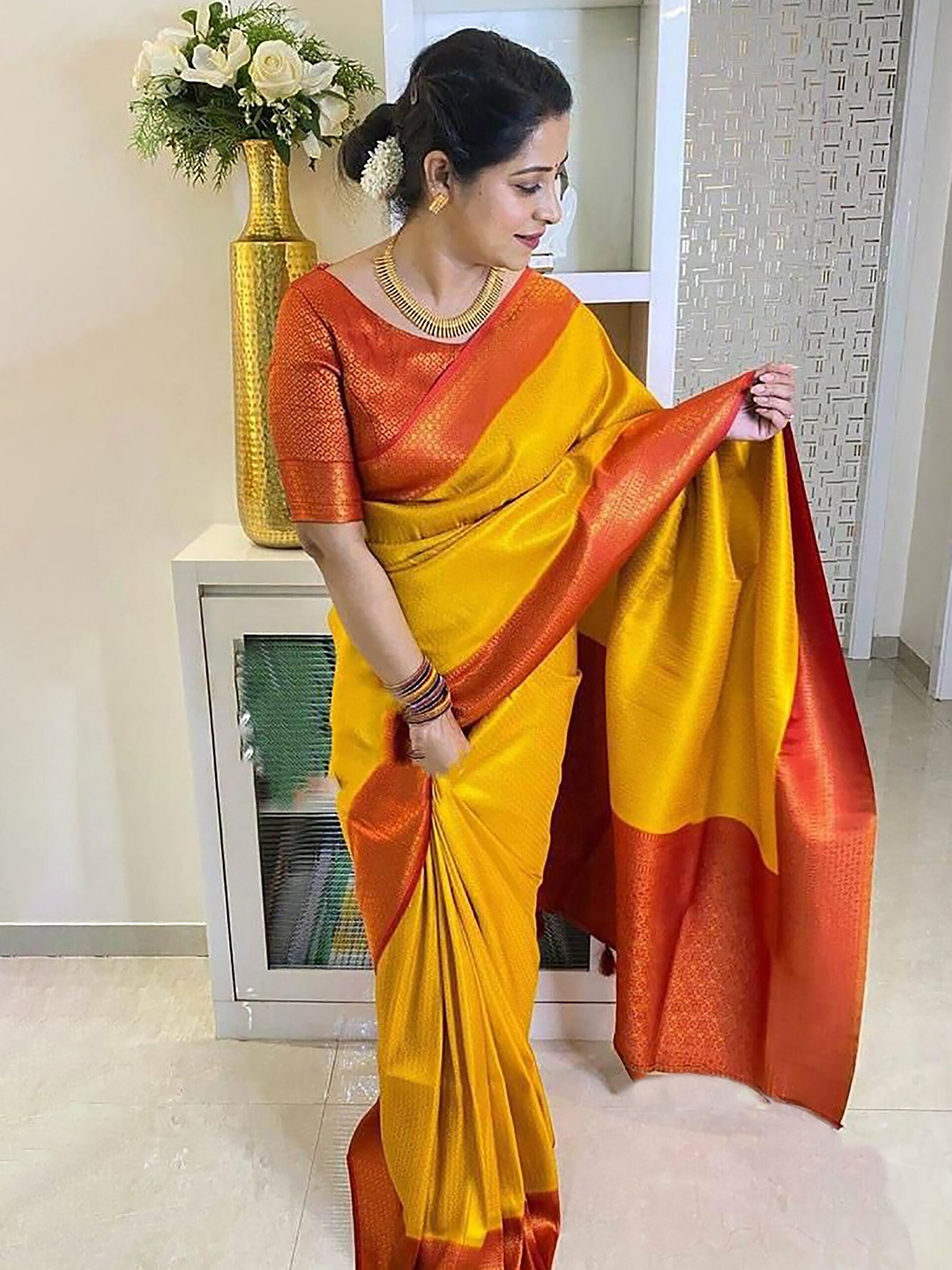 

KALINI Ethnic Motifs Woven Design Zari Banarasi Saree, Yellow