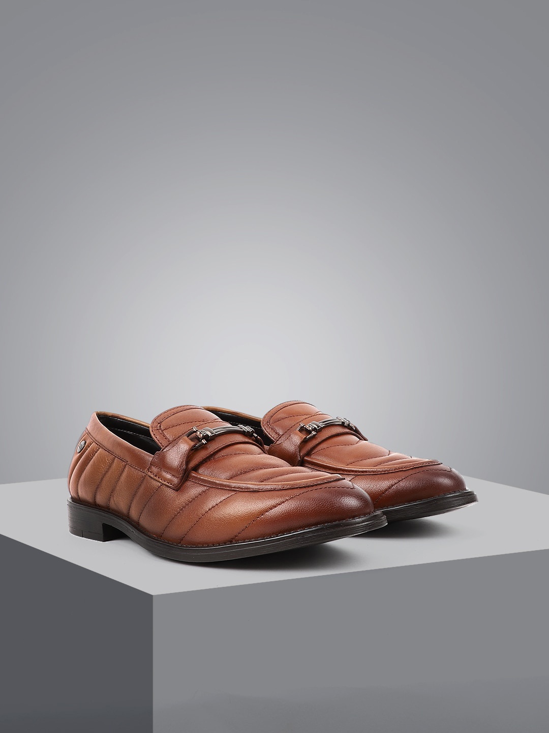 

Carlton London Men Round Toe Leather Loafers, Tan