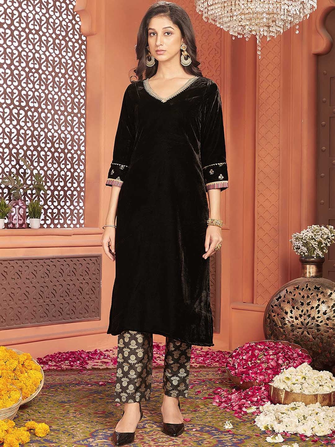 

Ishin Gotta Patti V-Neck Three-Quarter Sleeves Kurta with Trouser, Black