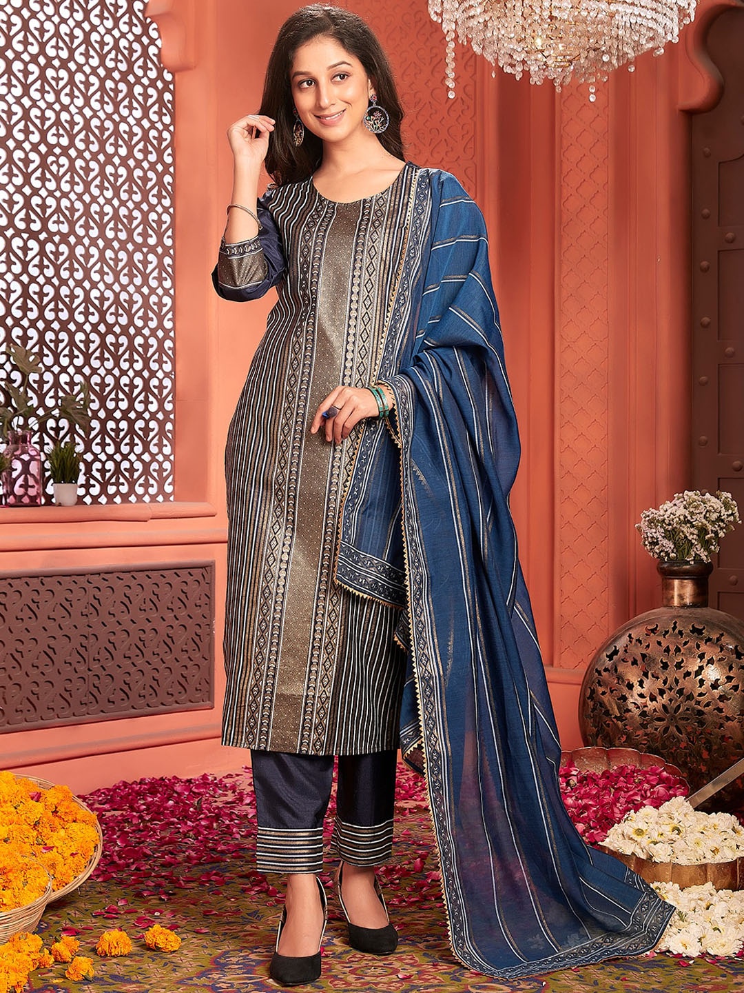 

Ishin Ethnic Motifs Printed Straight Kurta With Trousers & Dupatta, Navy blue