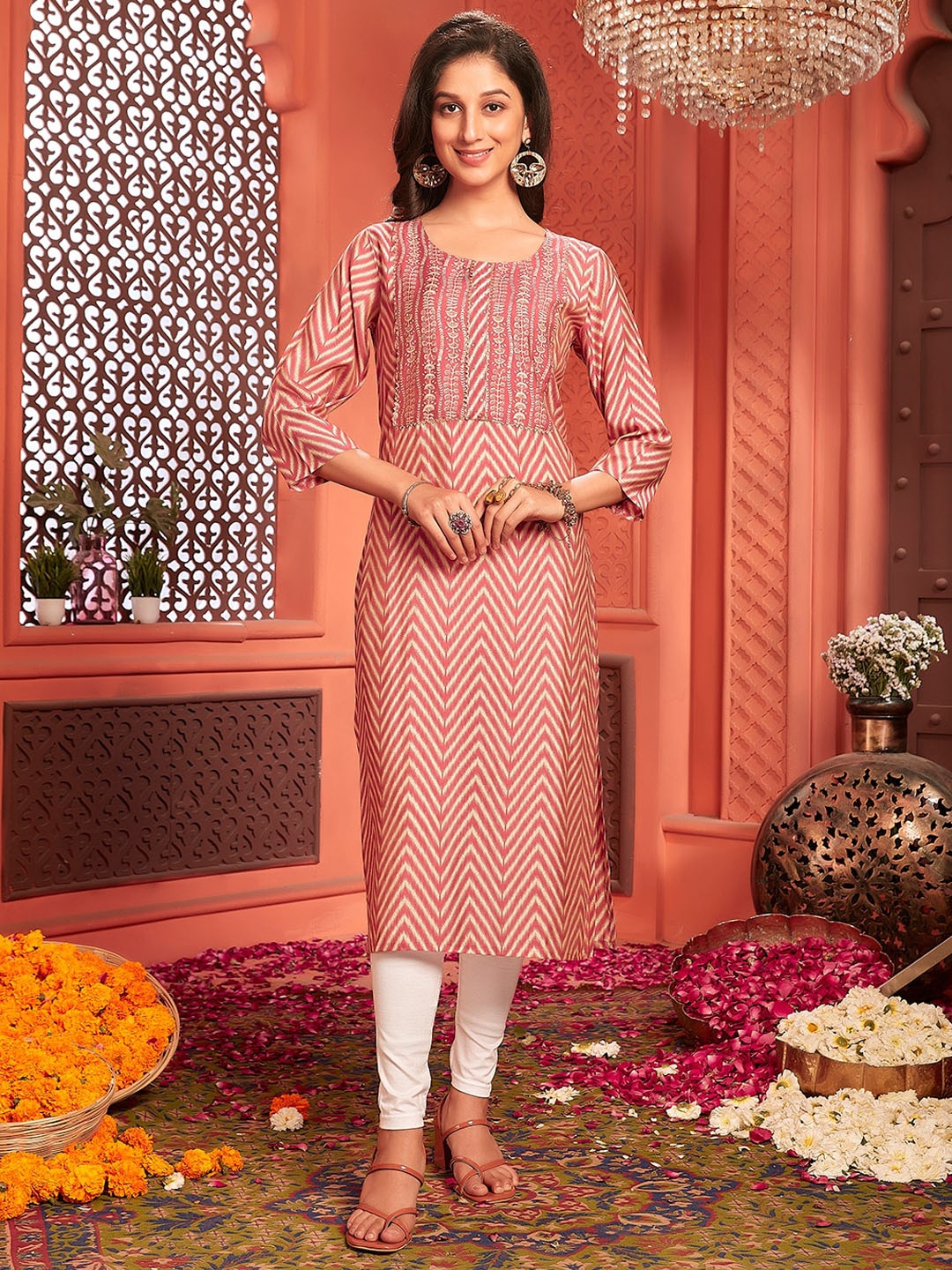 

Ishin Round Neck Geometric Printed Straight Kurta, Magenta