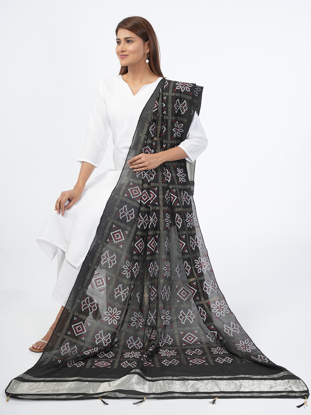 

HELLA FASHIONS Bandhani Printed Cotton Dupatta, Black