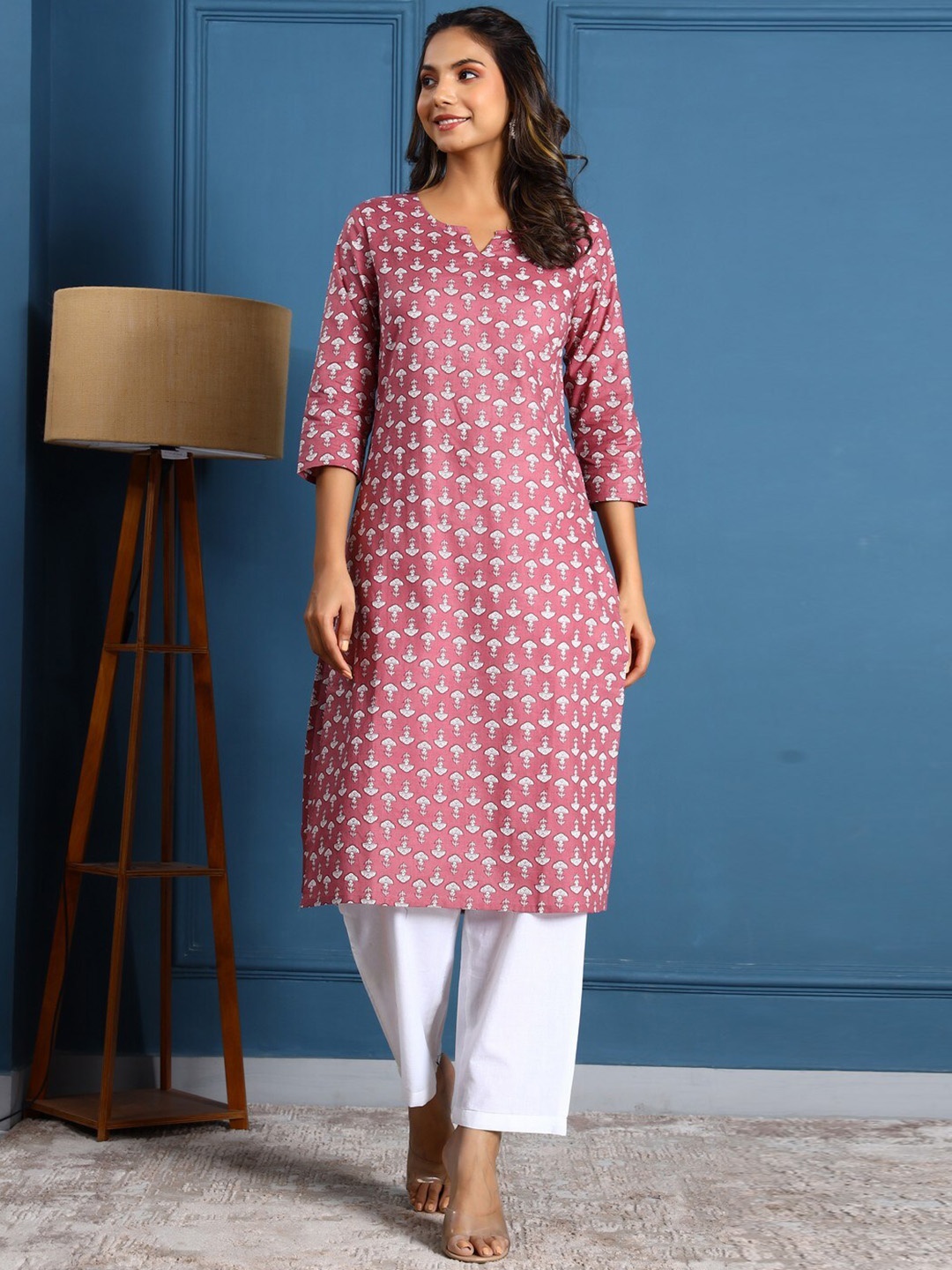 

LABEL FLAVIA Floral Printed Straight Pure Cotton Kurta with Trousers, Pink