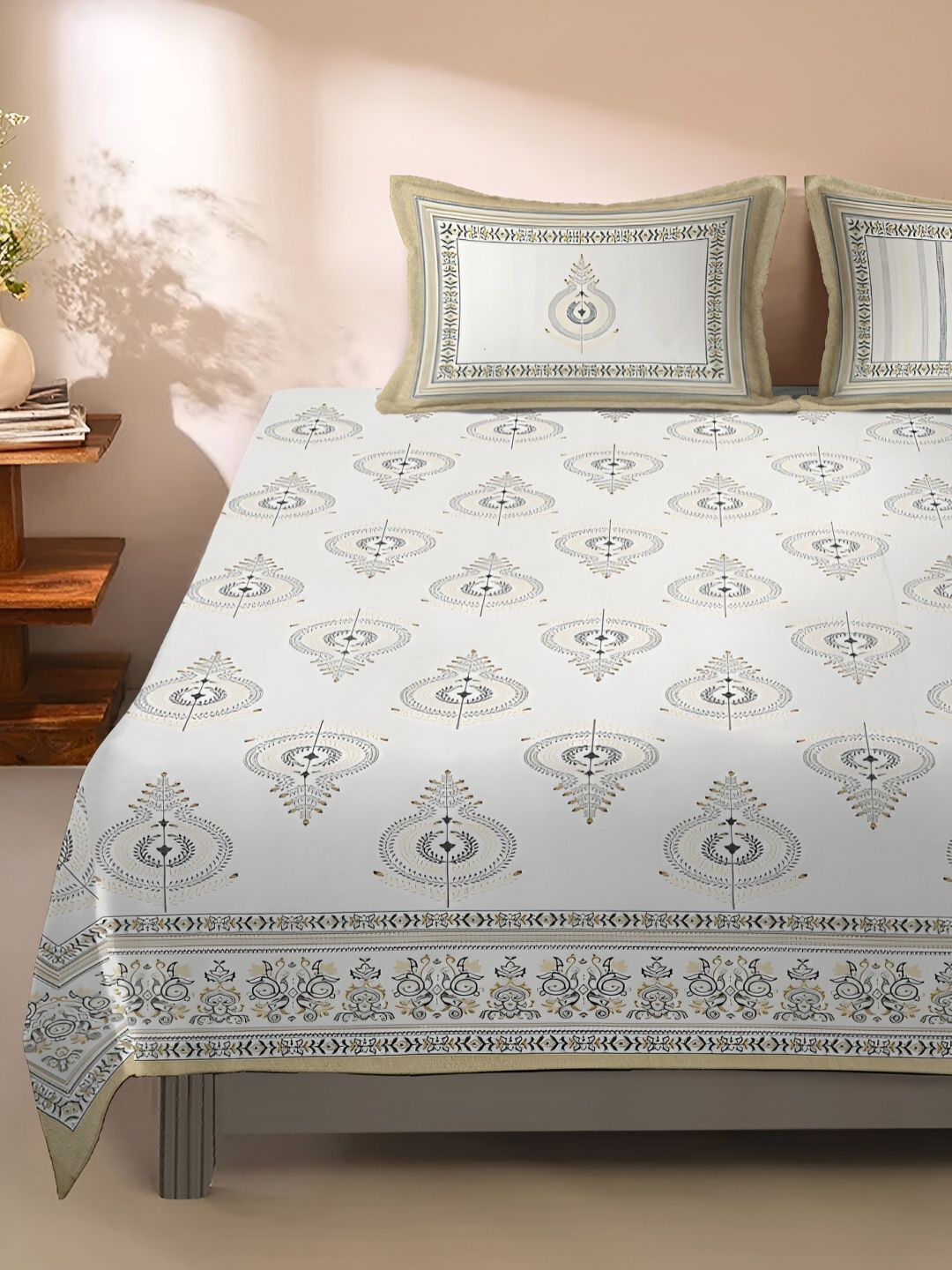 

Rajasthan Decor Off White Geometric Cotton180 TC King Bedsheet with 2 Pillow Covers