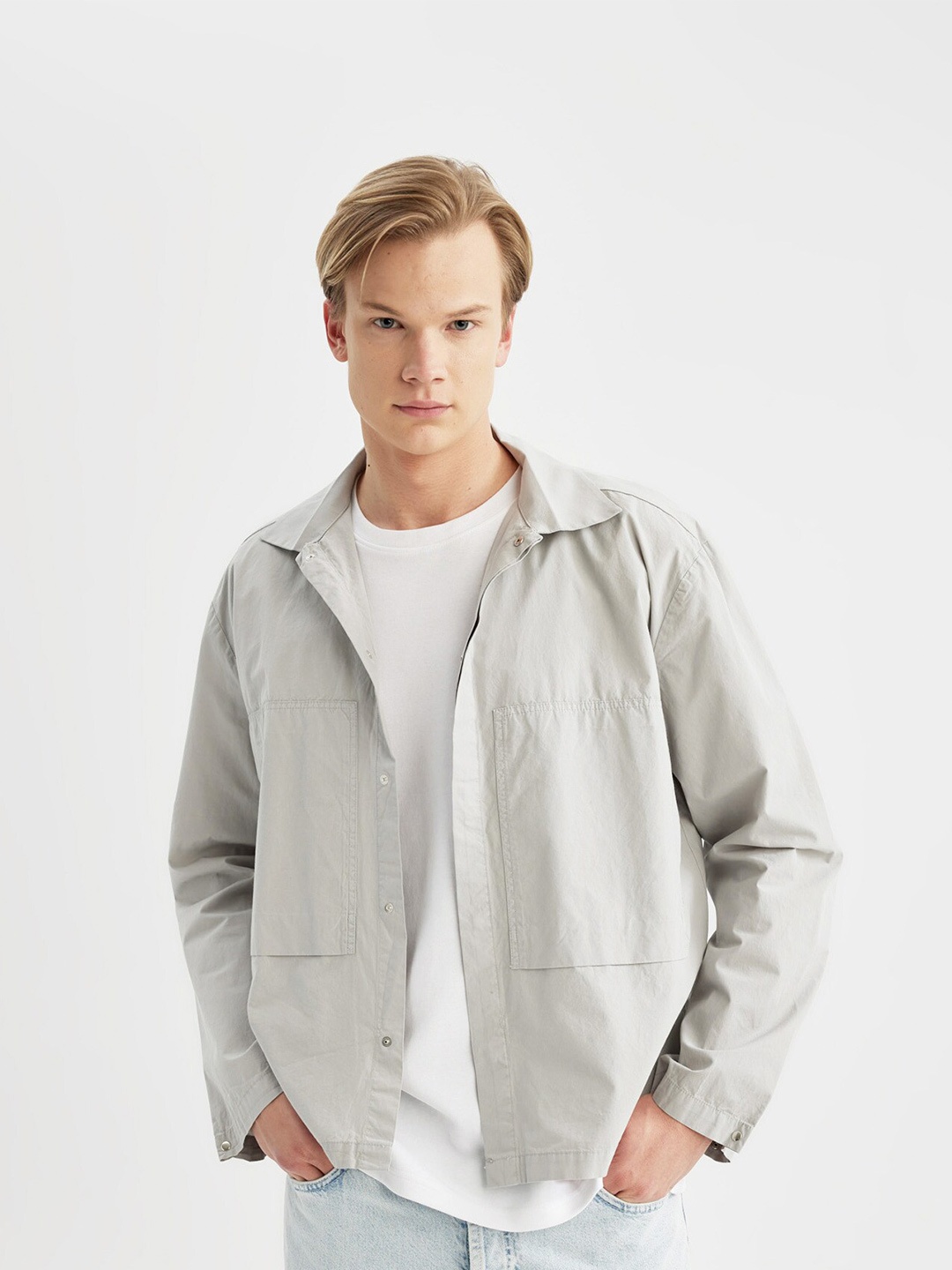 

DeFacto Spread Collar Pure Cotton Casual Shirt, Grey