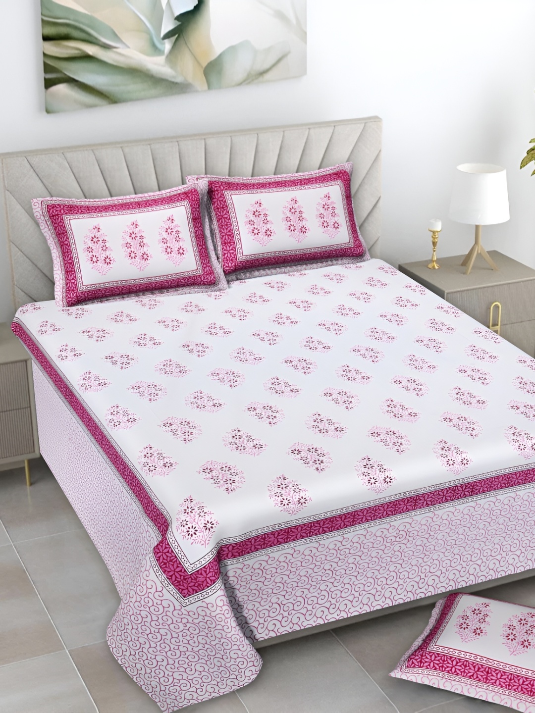 

Serene Decor Pink & White Floral Printed 160 TC King Bedsheet Set