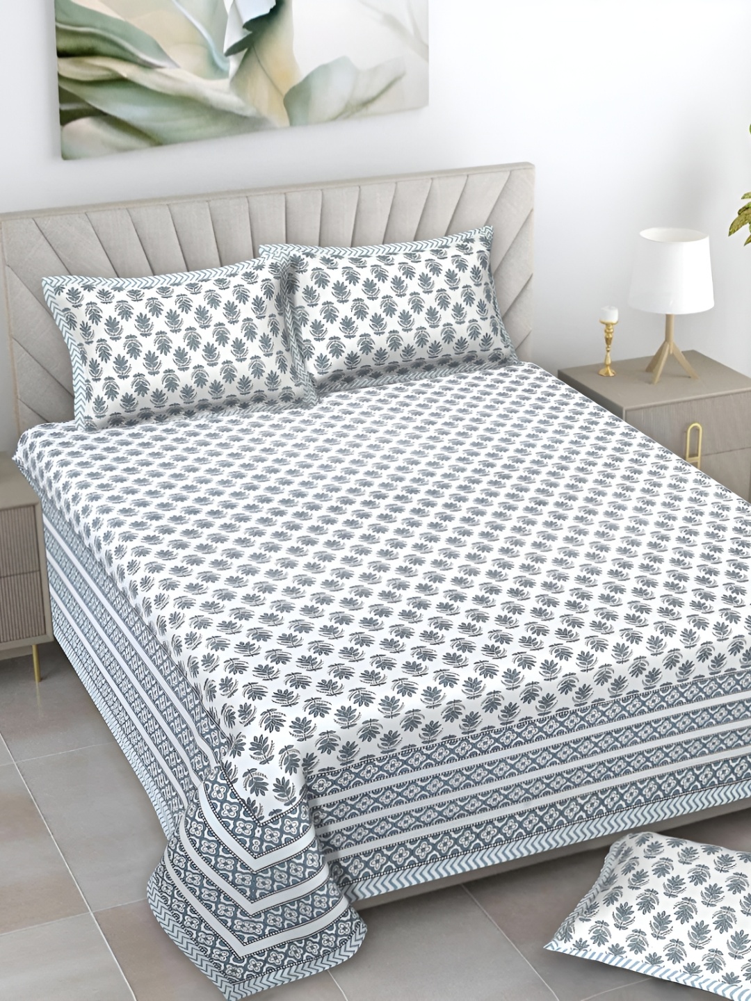 

Serene Decor Grey & White Floral Cotton 160 TC King Bedsheet With 2 Pillow Covers